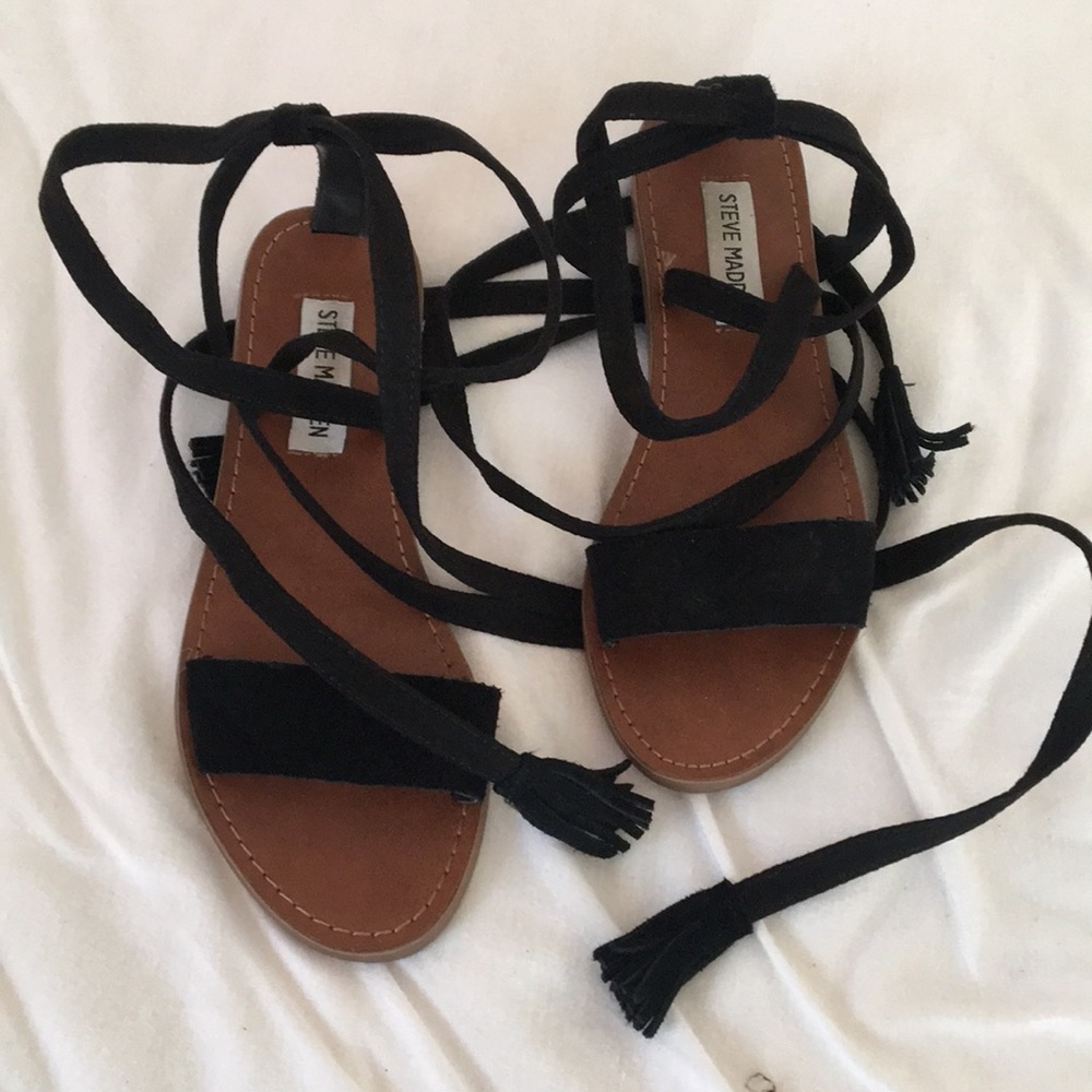 Steve Madden Black Tie Sandals